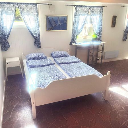 Hybel Til Leie Apartment ทเวเดสตรันด์ ภายนอก รูปภาพ